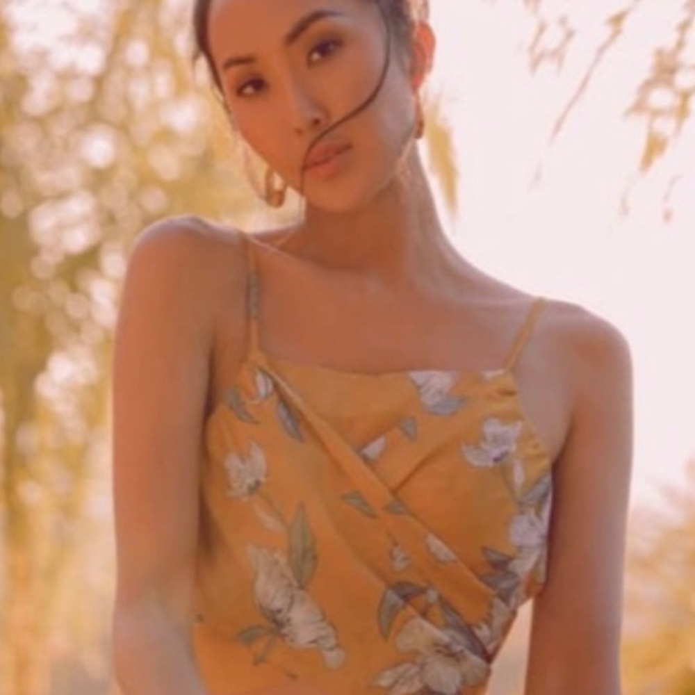Chriselle x J.O.A. Tie Front Crop Top (S)